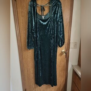 Ava & Viv Green Velvet Dress